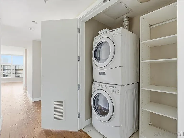 1325 Pacific Hwy #805 — Photo 34