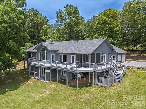 2nd image of 441 Lower Ridgeview Rd