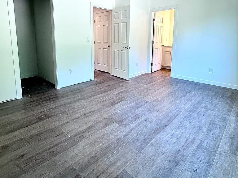 111 SW Canyon Rd #2 — Photo 9