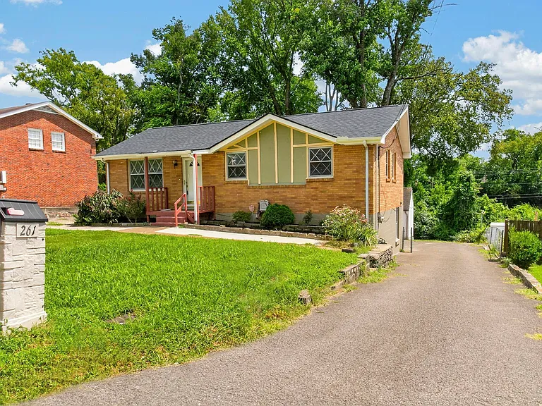 261 Eisenhower Dr — Photo 45