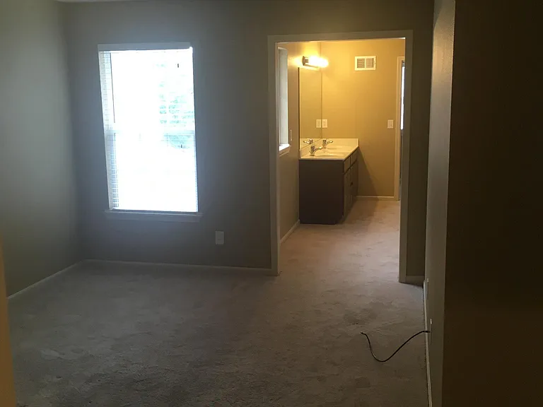 9867 N Lewis Ave — Photo 5
