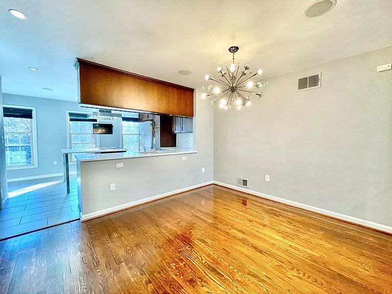 1228 C St SE — Photo 8
