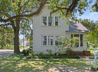 324 4th St, Chickasaw, AL 36611