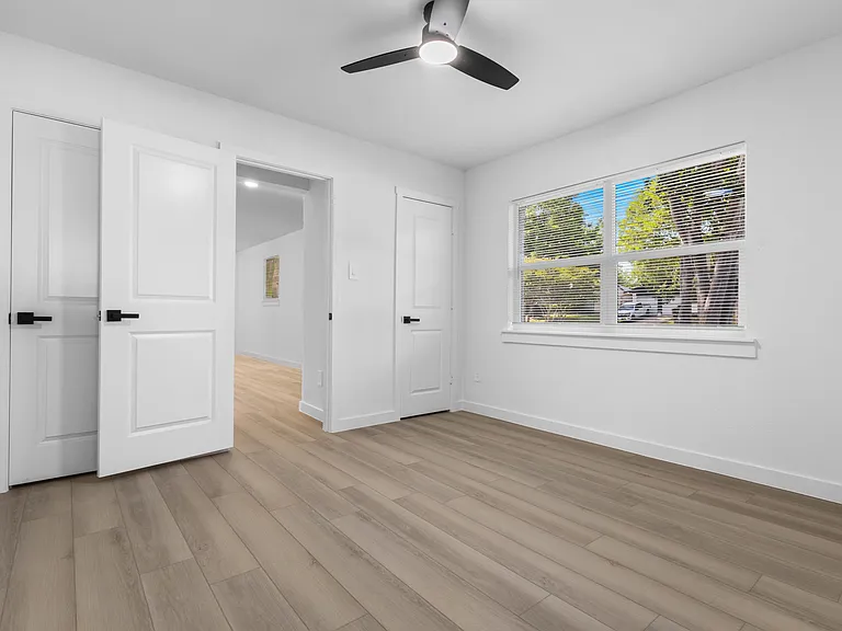 3022 Valwood Pkwy — Photo 5