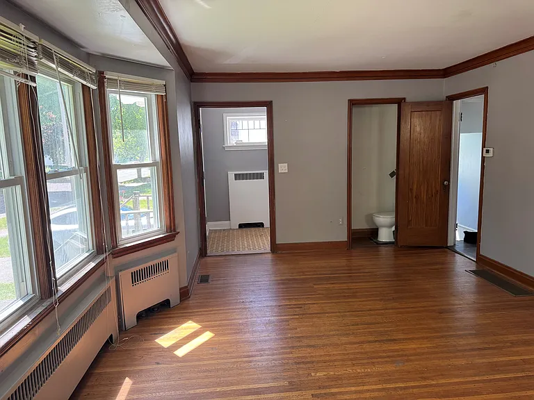 162 Rossiter Rd — Photo 15