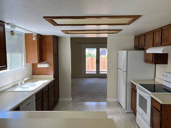 4th image of 1509 Mill Creek Way