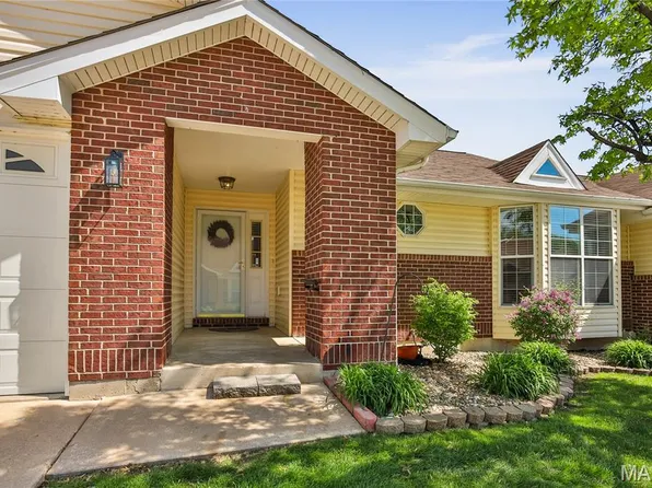 2005 Chapel Hill Xing, Saint Peters, MO 63376