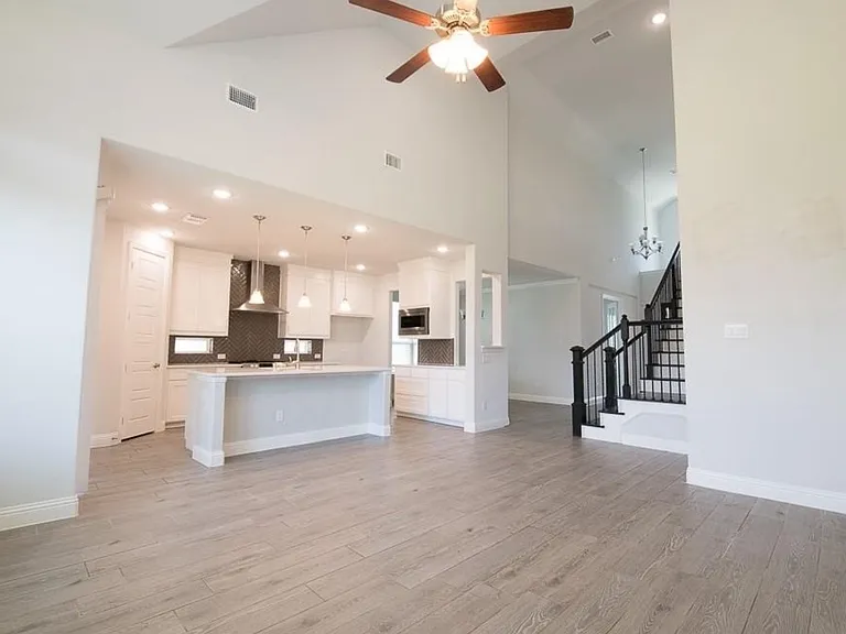 1412 Anna Marie Ln — Photo 4