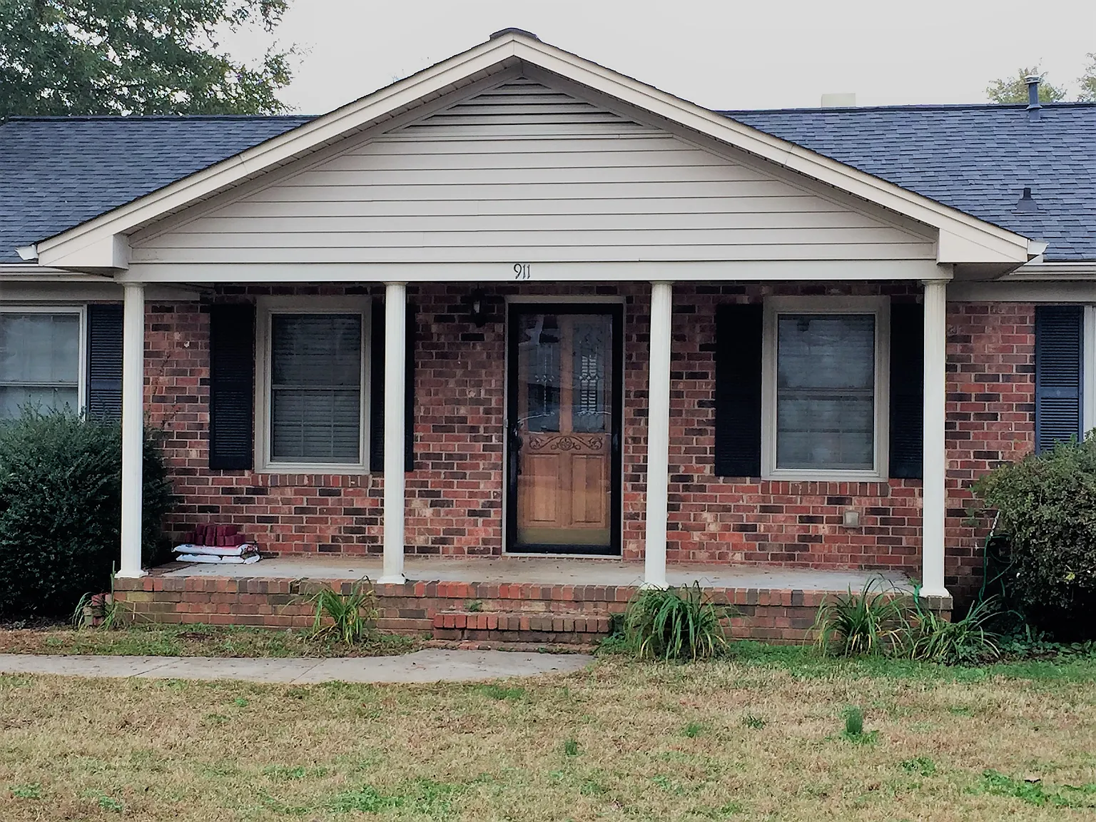 3 bed, 1.5 bath, 1377 sqft, $1,950 — Photo 2