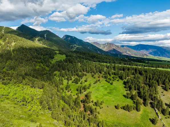 180 Styx Rd, Big Horn, WY 82833