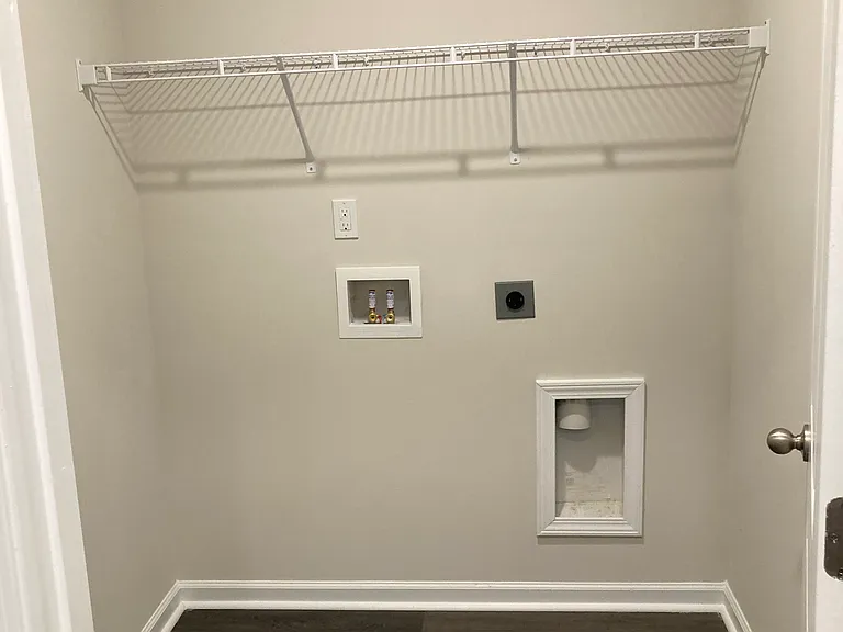 129 Kings Acre Ct — Photo 10