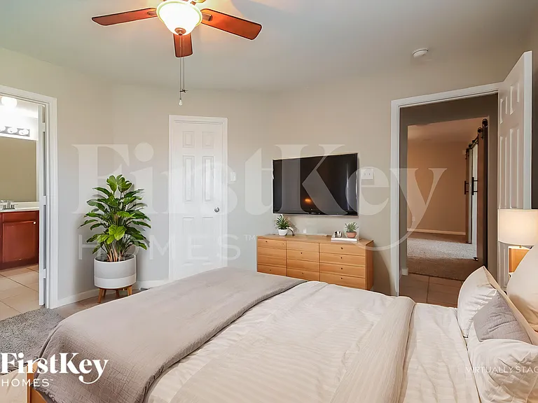 9518 Peridot Green Dr — Photo 11