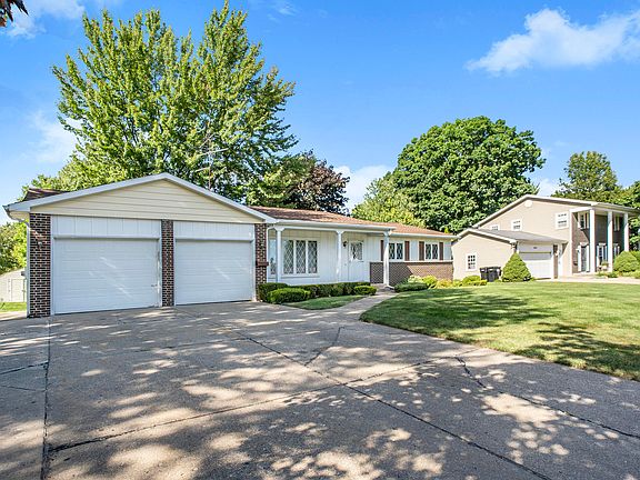 2nd image of 3879 Blackhawk Dr SW