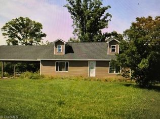 1319 Community Building Rd, Pilot Mountain, NC 27041