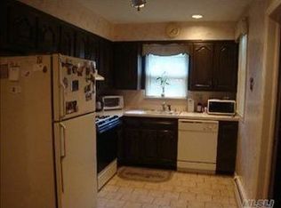 78 Amherst Rd, Valley Stream, NY 11581