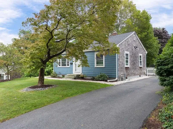 28 Hall Street, Plymouth, MA 02360