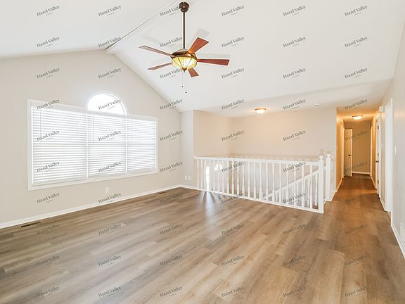 4th image of 929 Park Ave