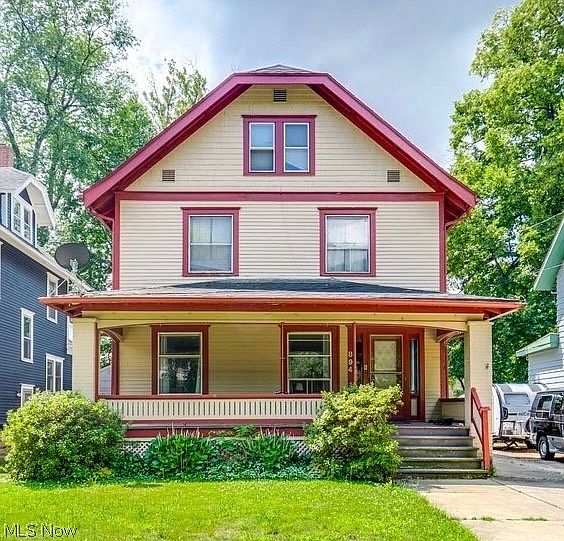 1st image of 894 Elmore Ave
