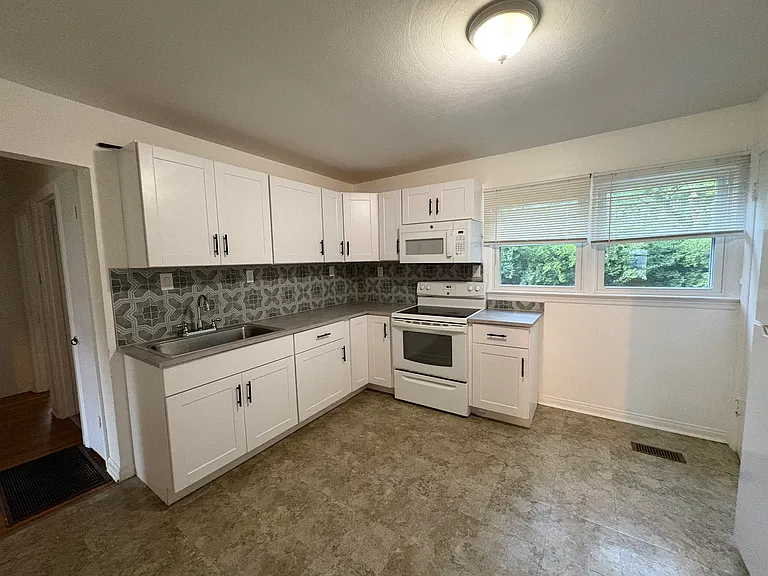 630 Saint Brendan Ln — Photo 8