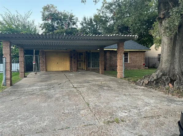 8611 Cowart St, Houston, TX 77029