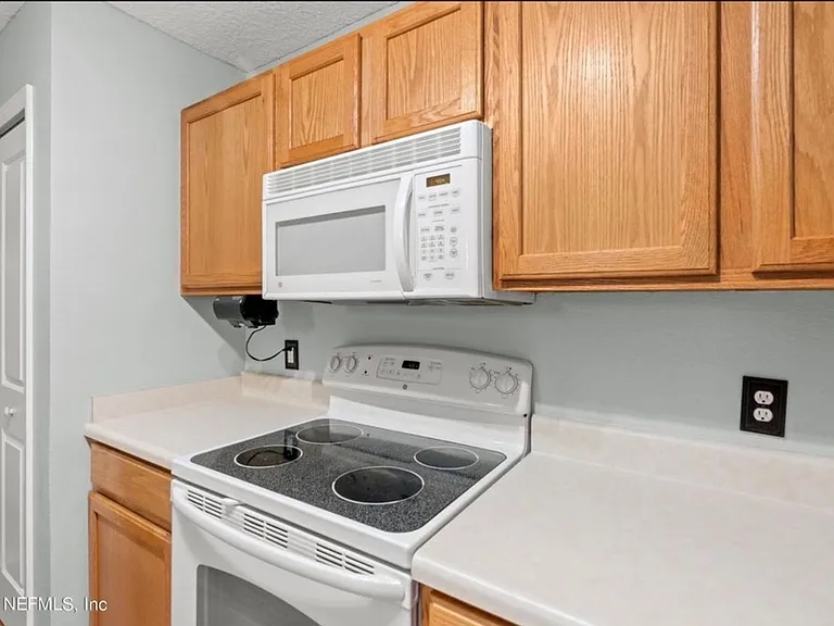 11565 Hickory Oak Dr — Photo 13