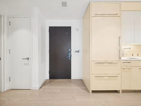 252 South St #68K, New York, NY 10002