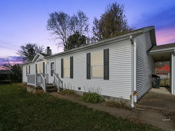 206 N McDonald St, The Plains, OH 45780