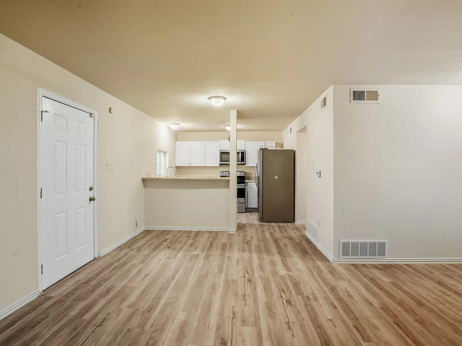 4 bed, 1578 sqft, $1,800 — Photo 2