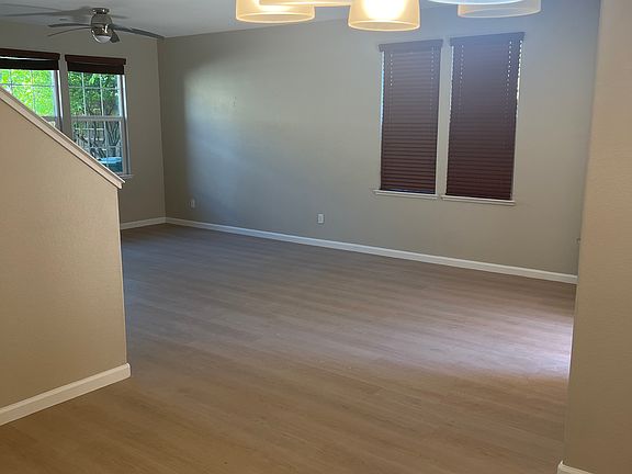 5th image of 134 Barnhill Dr