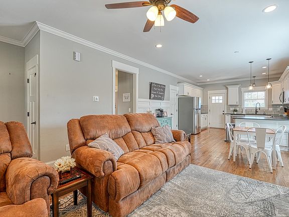 5th image of 35 Burgess Ave