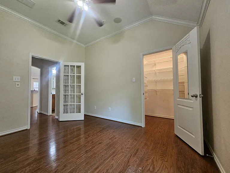 8562 Robertson Dr — Photo 38