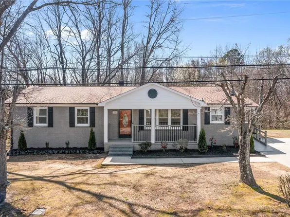 1062 Jackson St, Burlington, NC 27217