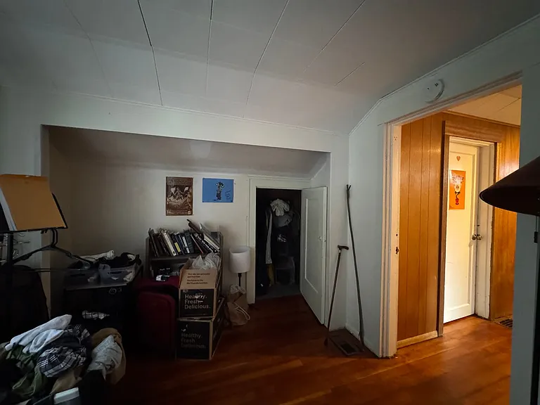 5 Bed 1.5 Bath in Fairhaven Close to Everything On a Bus Line — Photo 36