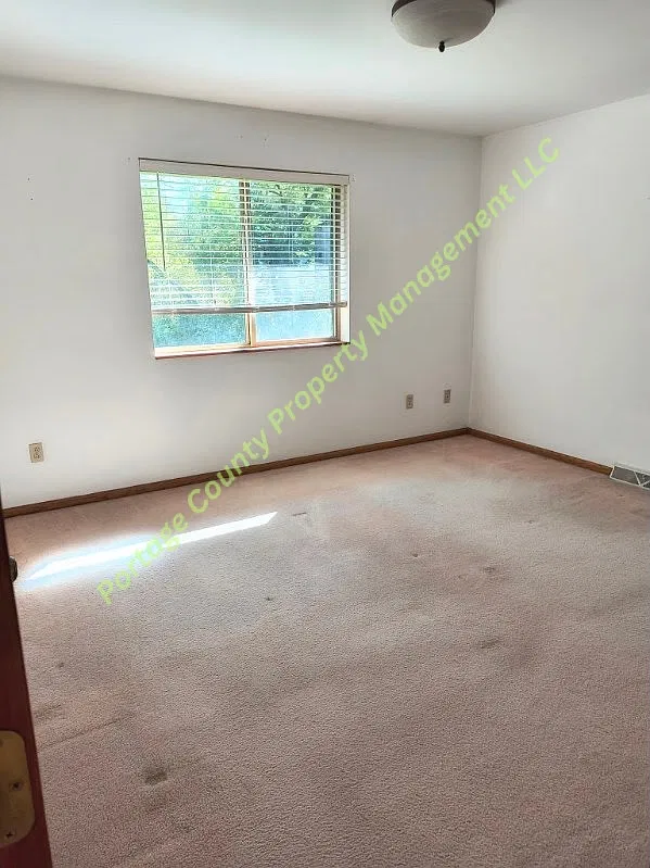 2 bed, $1,300 — Photo 2