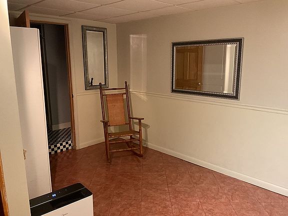 5th image of 608 Plainfield St