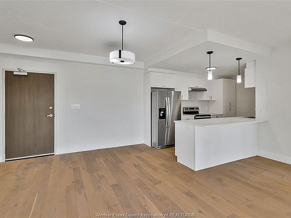 5th image of 2600 Sandwich West Pkwy #102