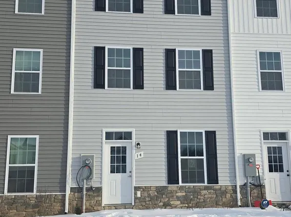 14 Snowdrop Ct, Kearneysville, WV 25430