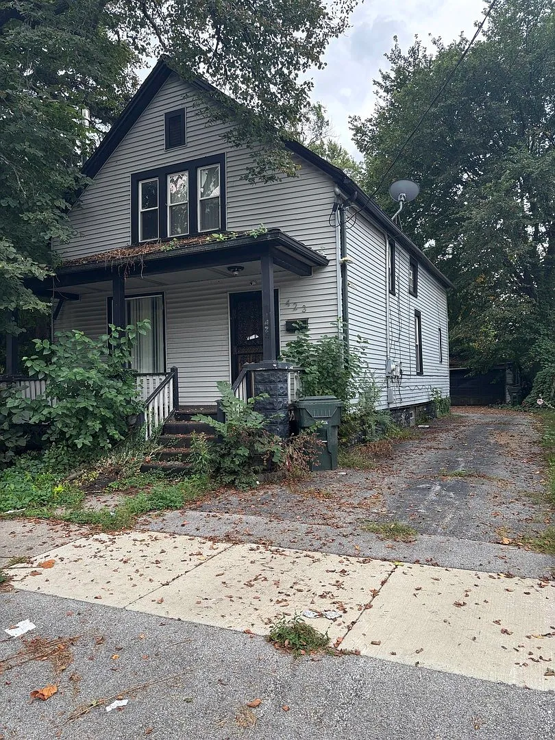 423 E 144th St photo 1