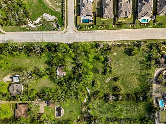 4th image of 1000 Silver Creek Dr