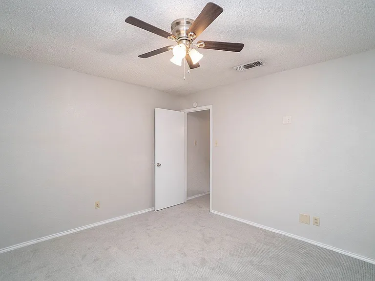 3301 Aurora St #B — Photo 20