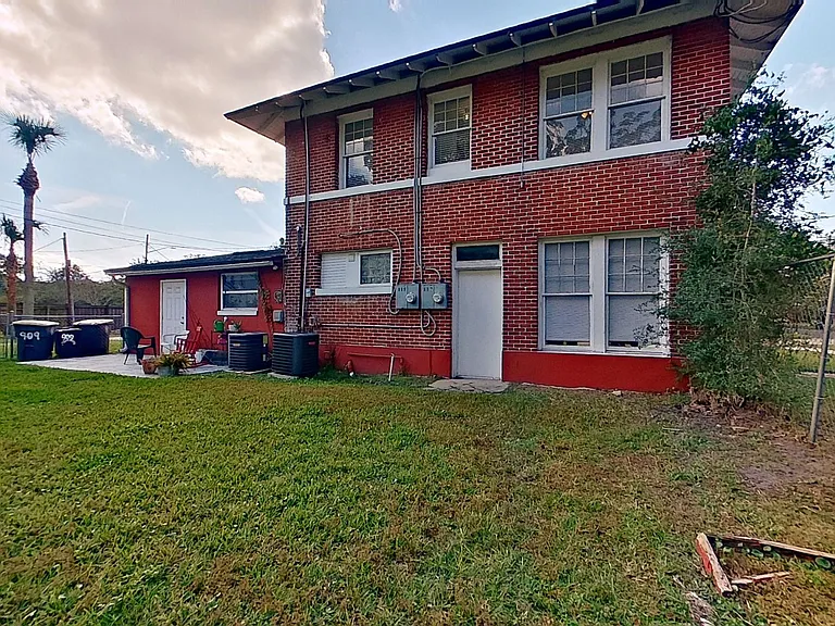907 Copeland St — Photo 14