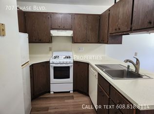 707 Chase Blvd, Sun Prairie, WI 53590