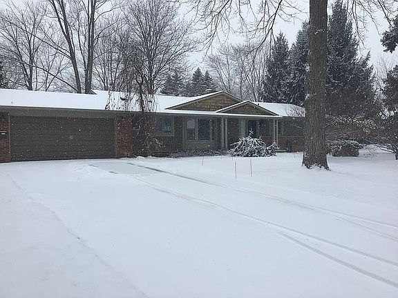 2nd image of 376 Westbourne Dr