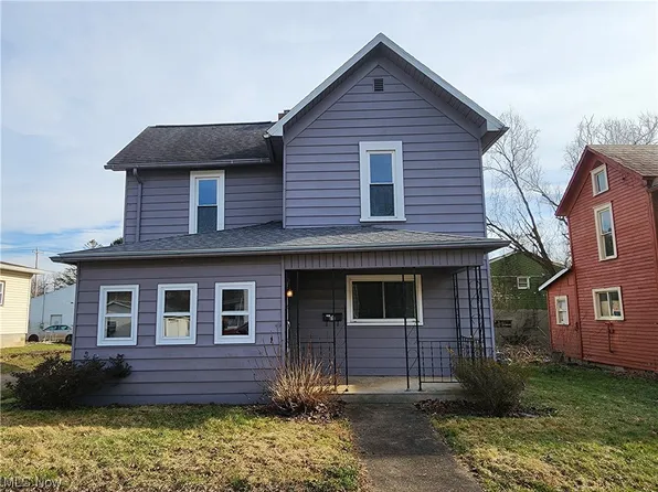 619 E Canal St, Newcomerstown, OH 43832