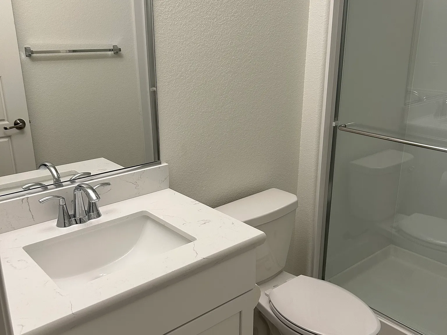 1 bed, 3700 sqft, $850 — Photo 3