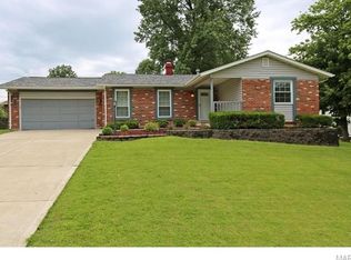 2190 Chatelaine Dr, Florissant, MO 63031