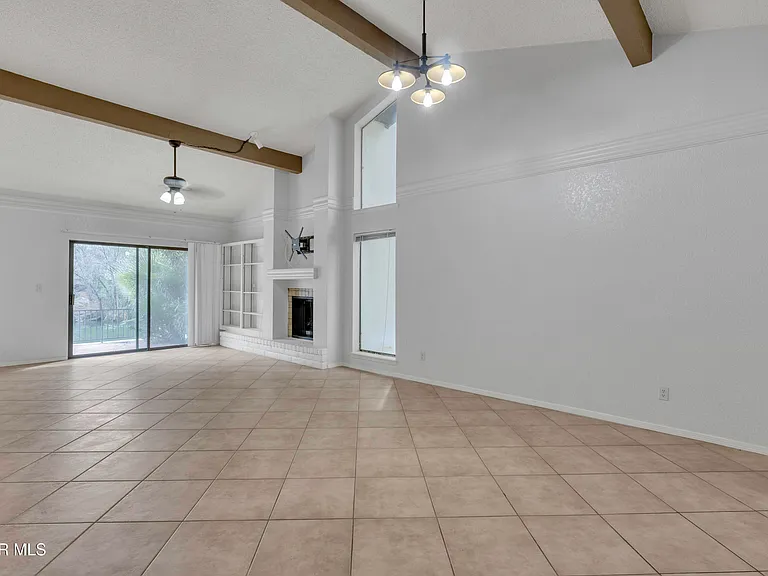 620 Lakeway Dr — Photo 17