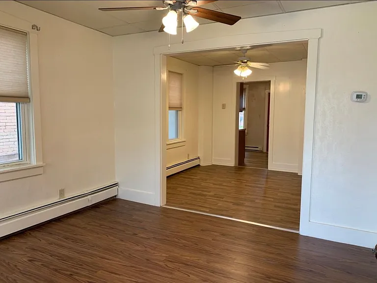 147 N State St — Photo 3