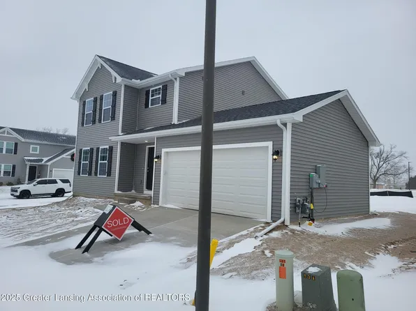601 Muirfield Dr, Eaton Rapids, MI 48827