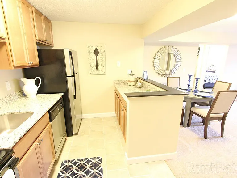 Bridgewater Apartments — Photo 16